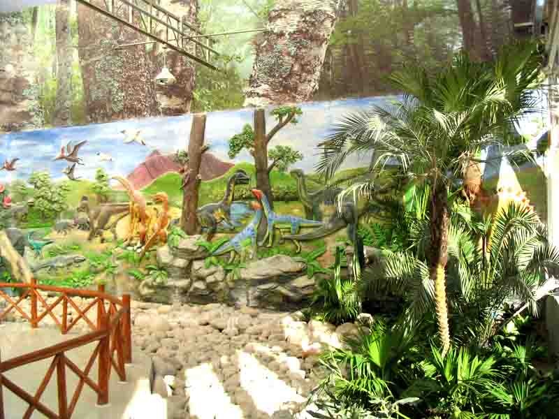 恐龙谷室内彩绘浮雕壁画